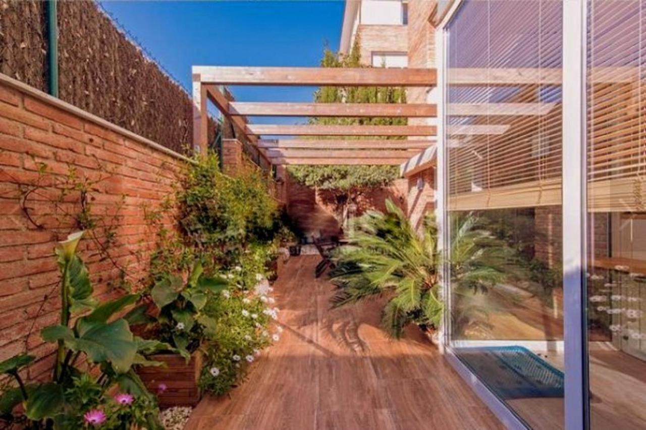 Bonito Duplex Con Piscina En Barcelona&Playa Apartment Tiana Exterior photo